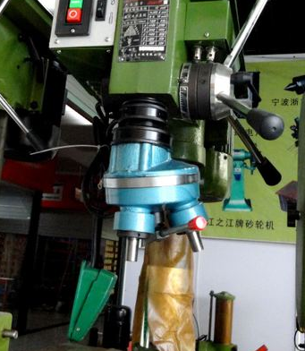 鉆孔機